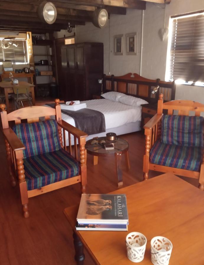 Pureplaas Self Catering Volmoed Oudtshoorn Klein Karoo Apartment ภายนอก รูปภาพ
